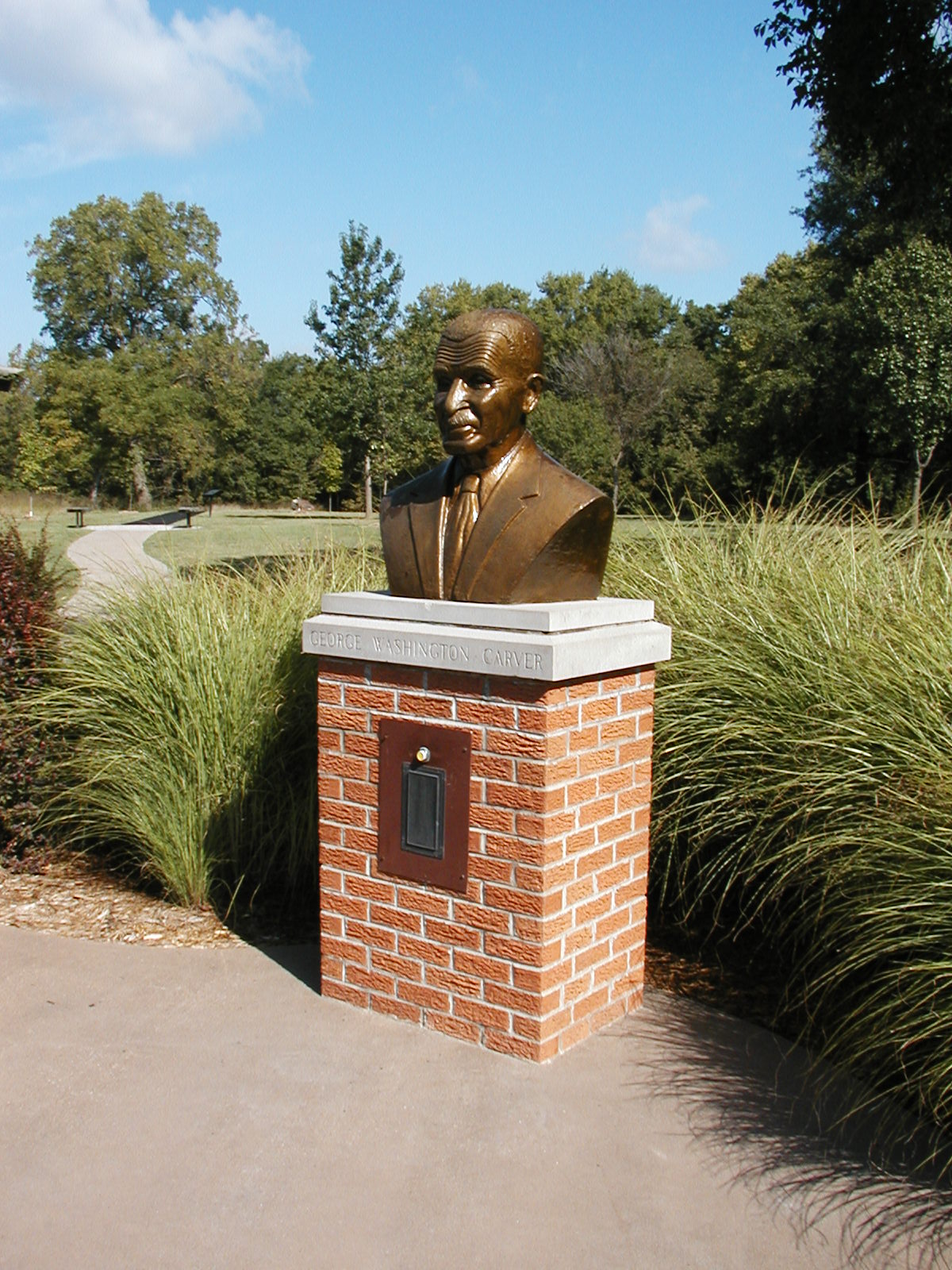 Diamond; Missouri; A bust of George Washington Carver at the George  Washington Carver National Monument. The monument preserves the Moses and  Susan Carver farm where Carve - Album alb9817143