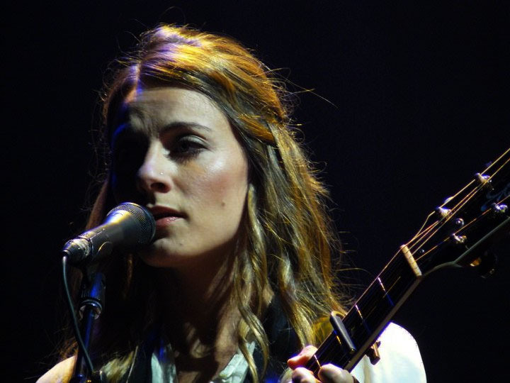 Sisters　Michael Cohen Webb Sisters Talk About Leonard Cohen Losing His Temper, His