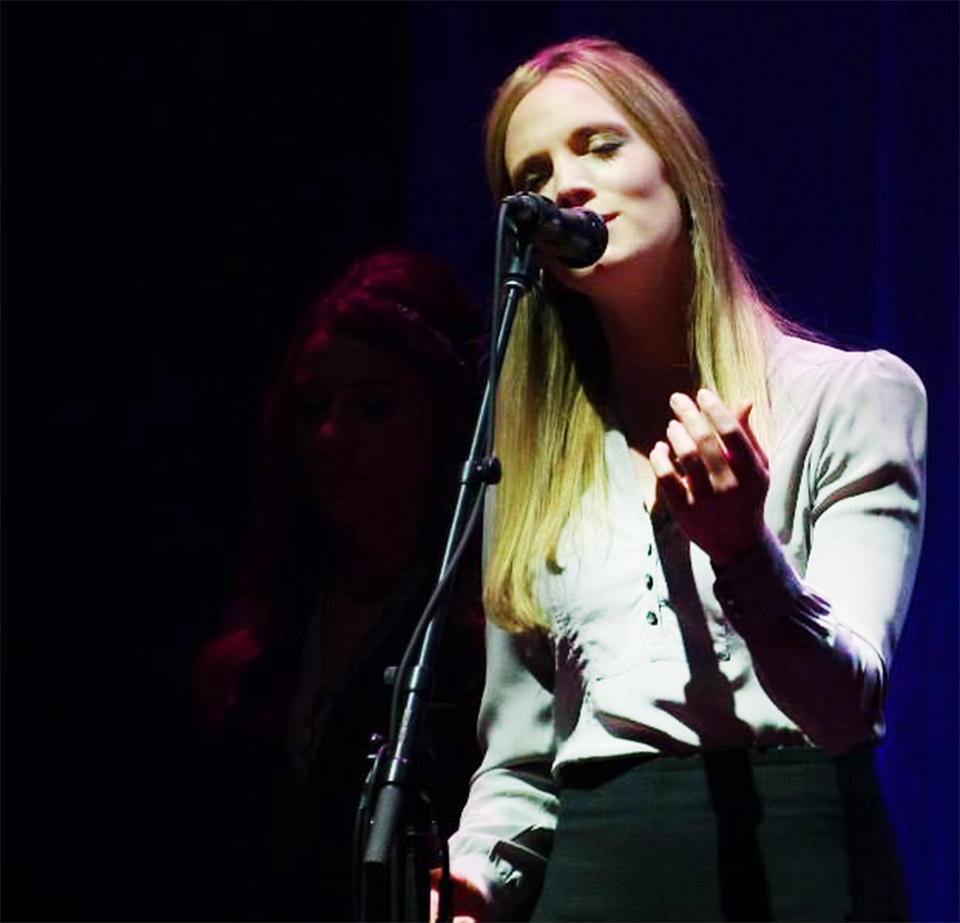 A Gallery Of Webb Sisters Photos From The Leonard Cohen Tour