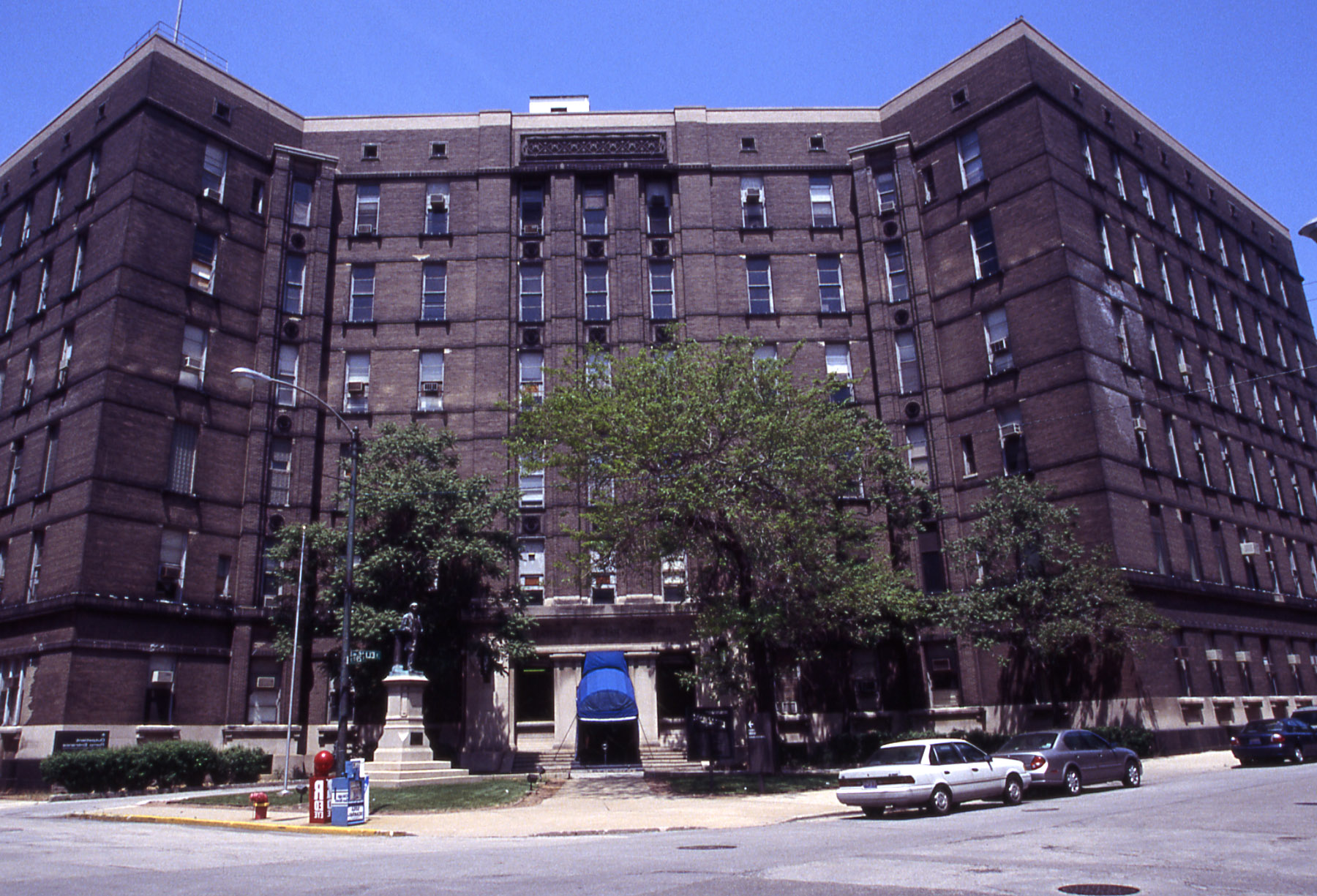 Last Exit From Michael Reese - The Final Days Of A Great Chicago Hospital -  AllanShowalter.com